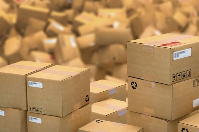 خدمة شحن الطرود في دبي